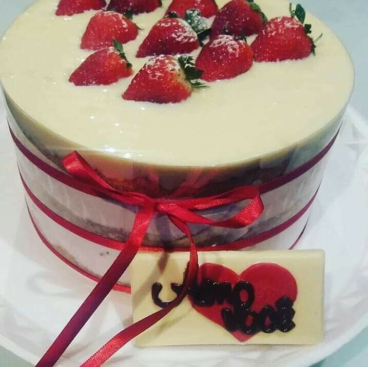 Bolo ninho com morango