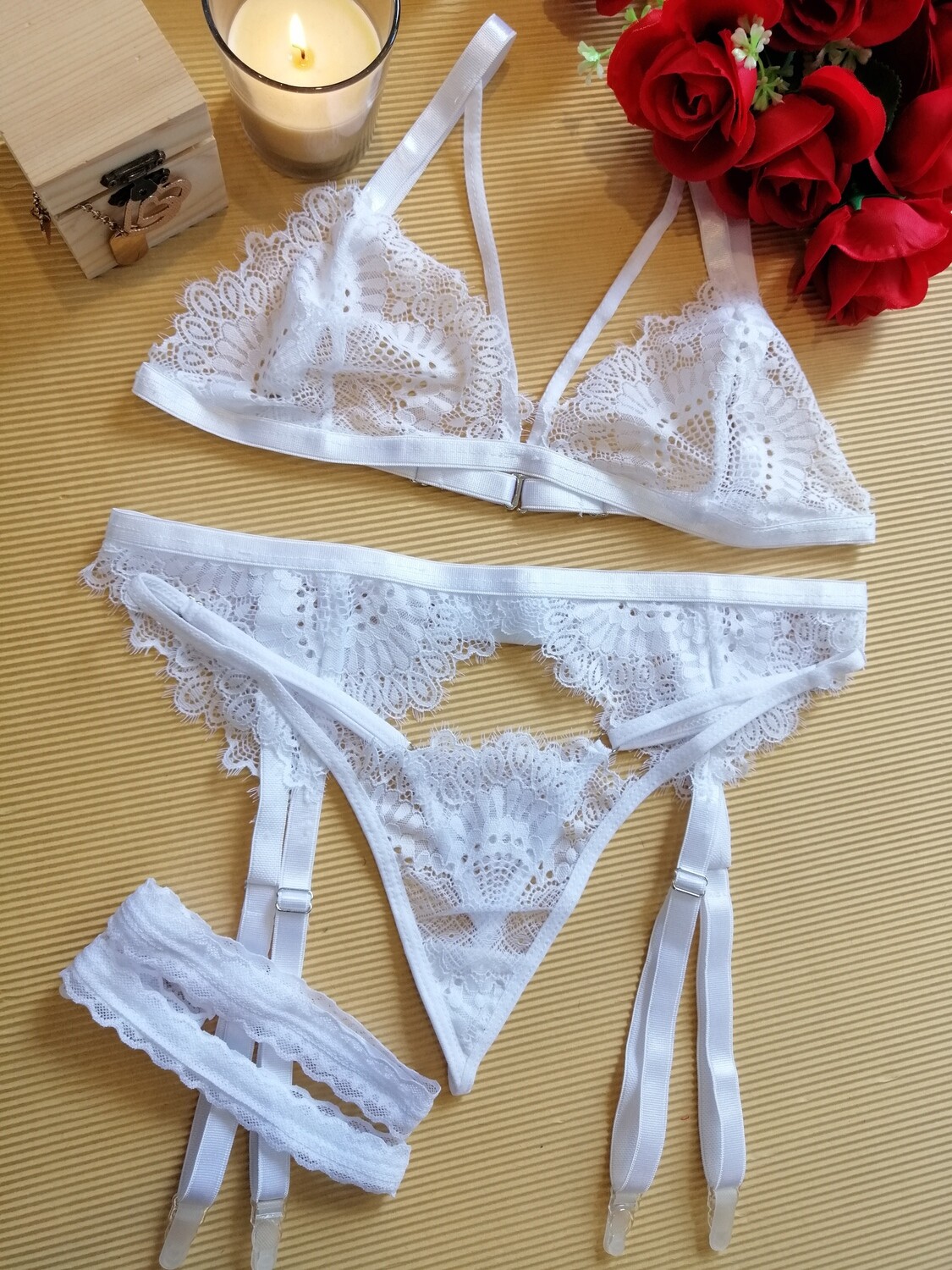 Conjunto con liguero, Talla: 34/M, Color: Blanco