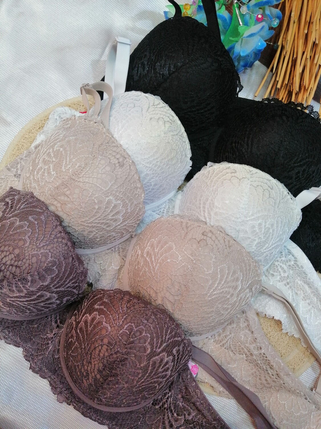 Brasier encaje estrapless con realze copa C