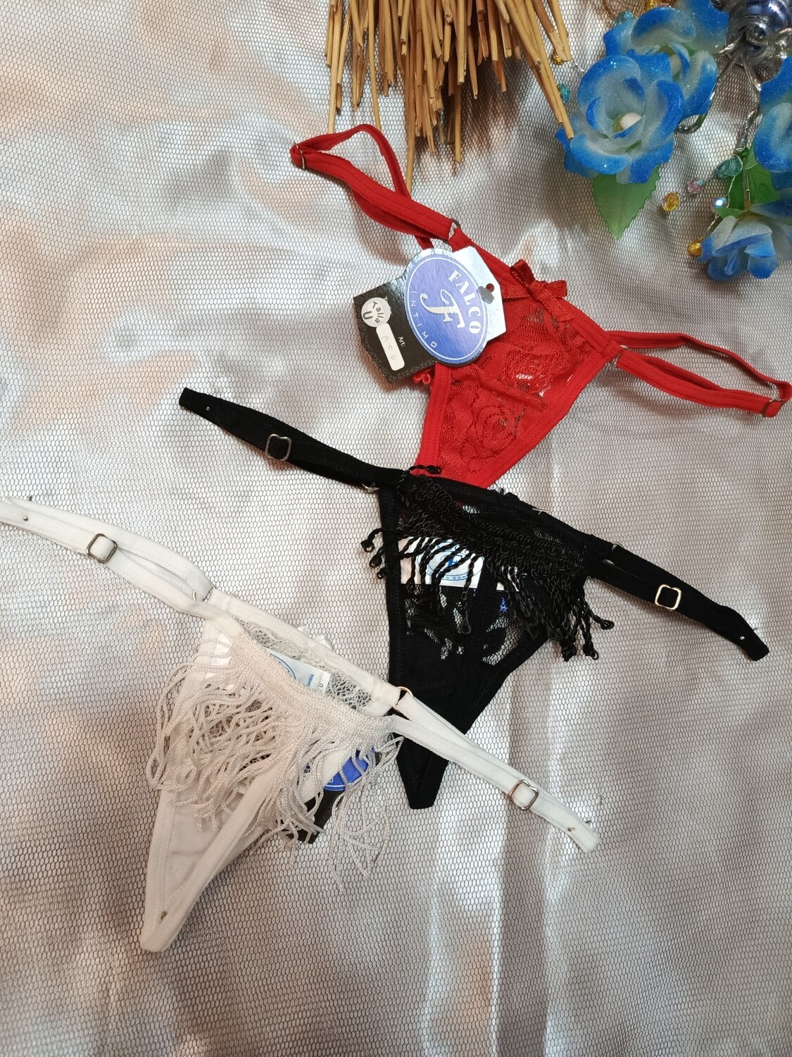 Trío hilos encaje diseño flecos