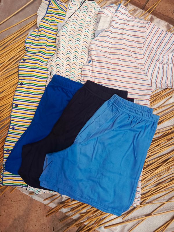 Pijama short de caballero manga corta botones estampada 