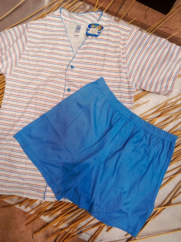 Pijama short de caballero manga corta botones estampada 