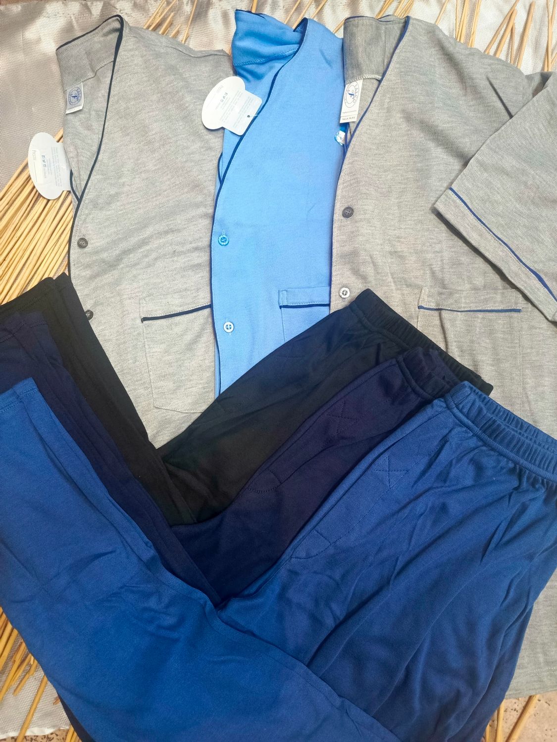 Pijama pantalón de caballero manga corta botones unicolor 