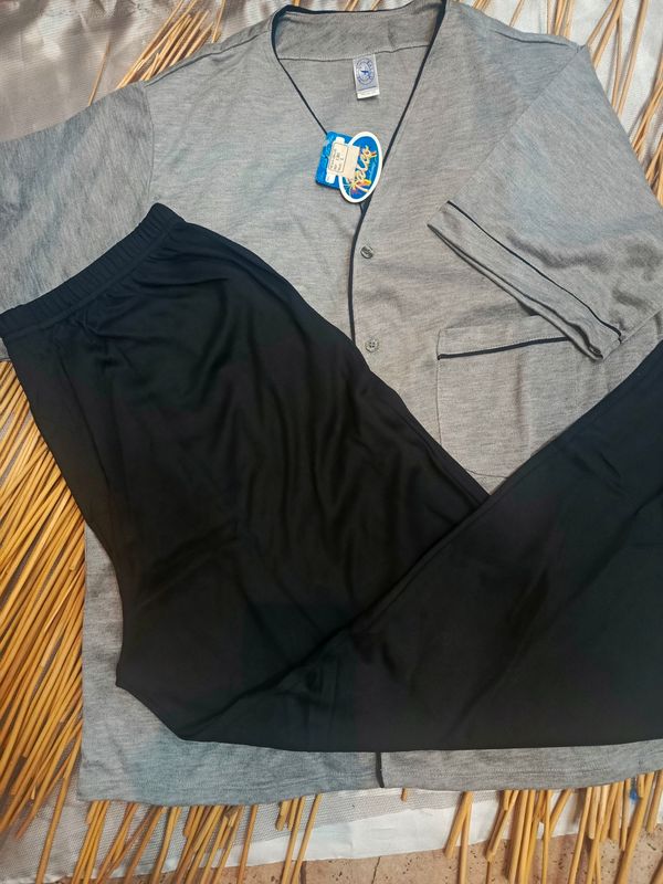 Pijama pantalón de caballero manga corta botones unicolor 