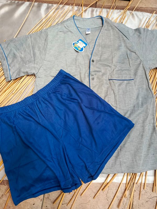 Pijama short de caballero manga corta botones unicolor 