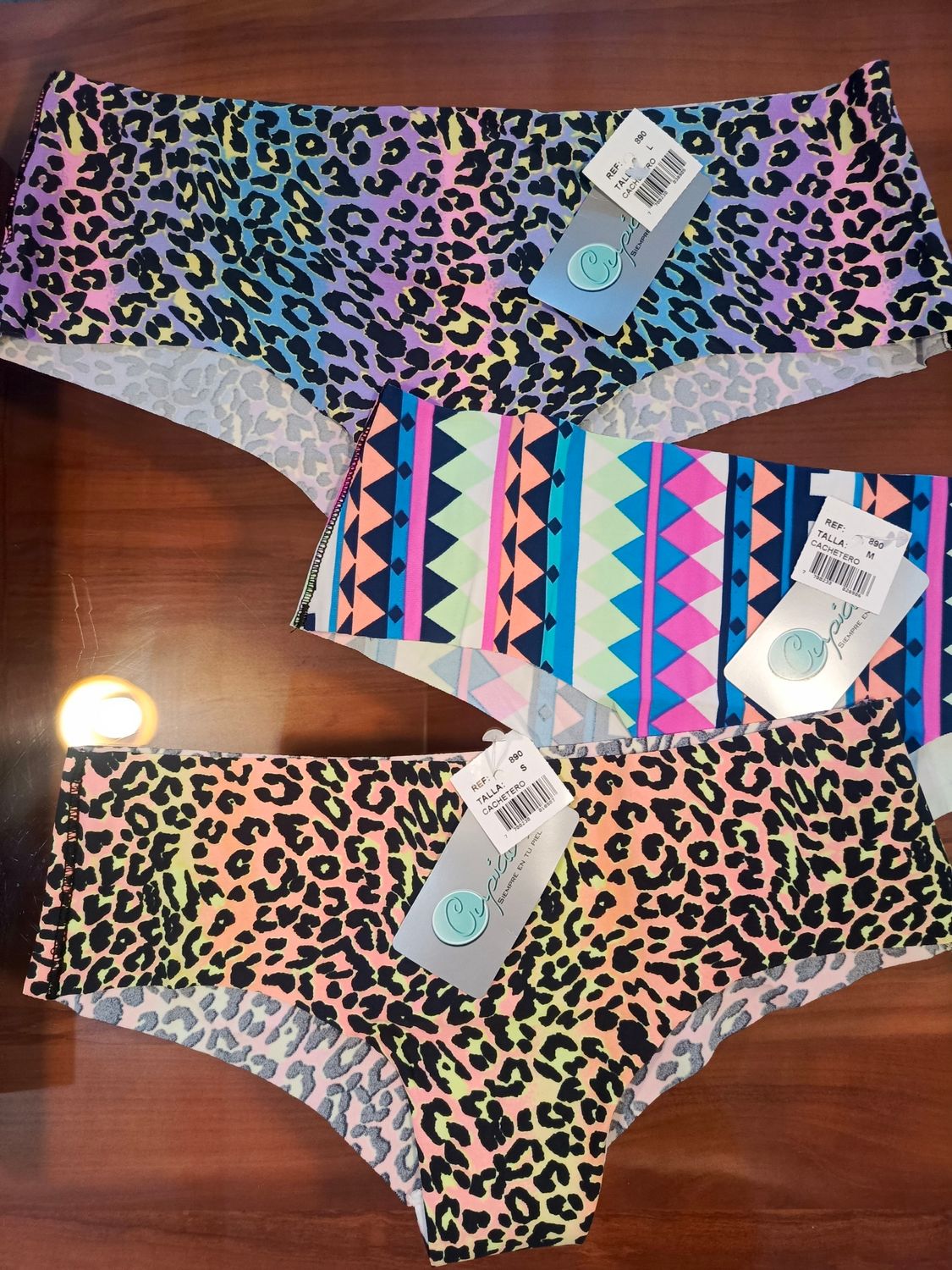 Cacheteros estampados sin costura