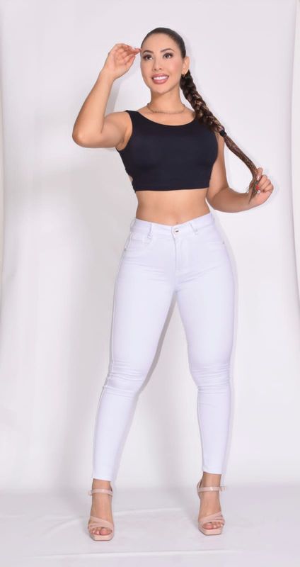 Jeans levanta cola