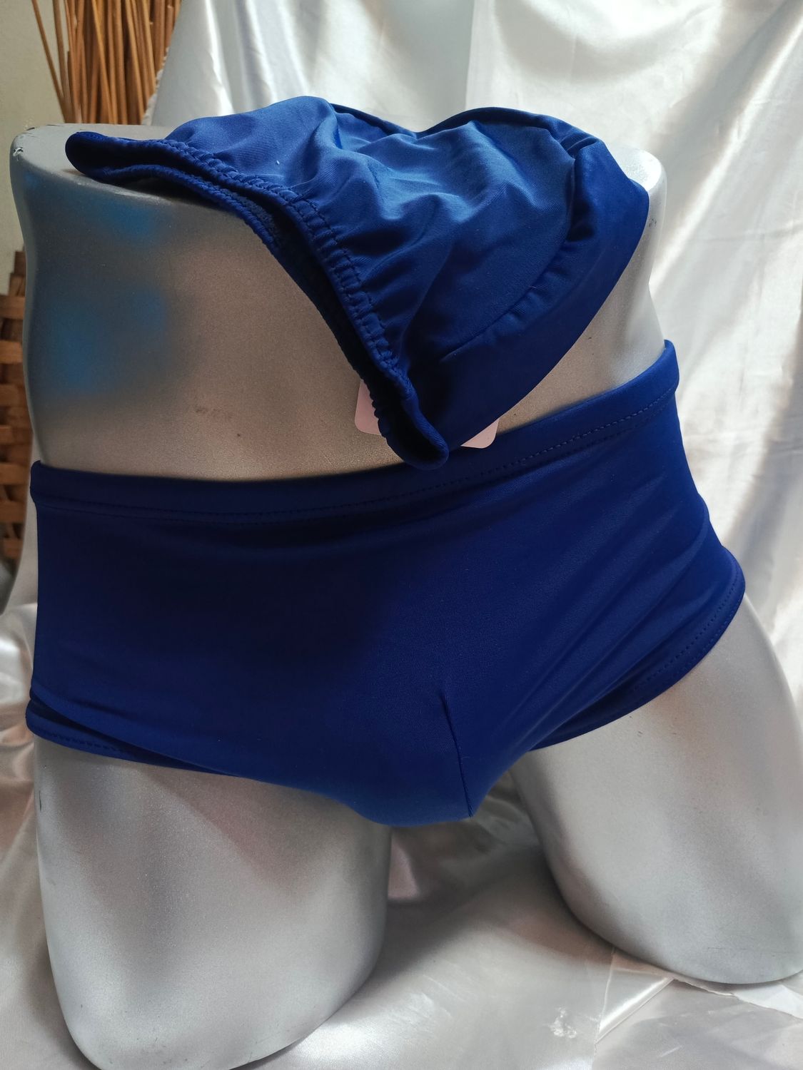 Traje de baño bikini con gorro