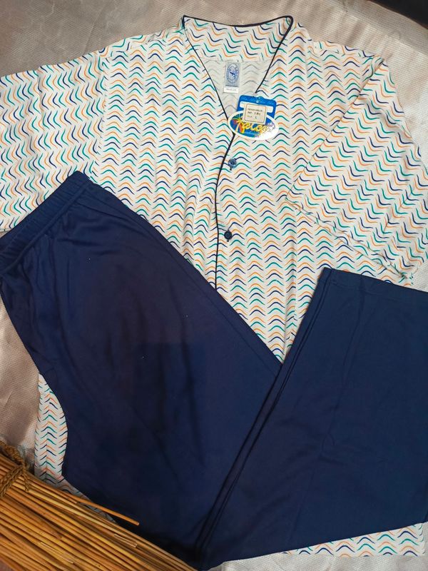 Pijama pantalón de caballero manga corta botones estampada 