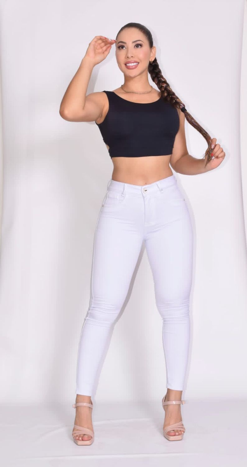 Jeans levanta cola