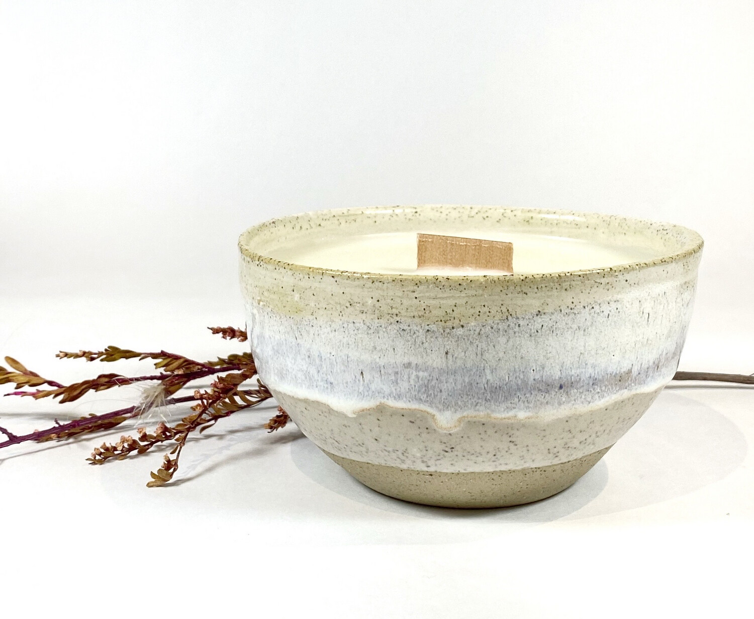 LAVENDER HANDCRAFTED CANDLE