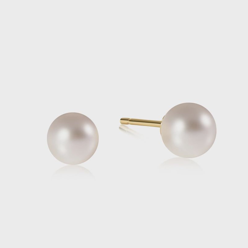 Classic Ball Stud Pearl