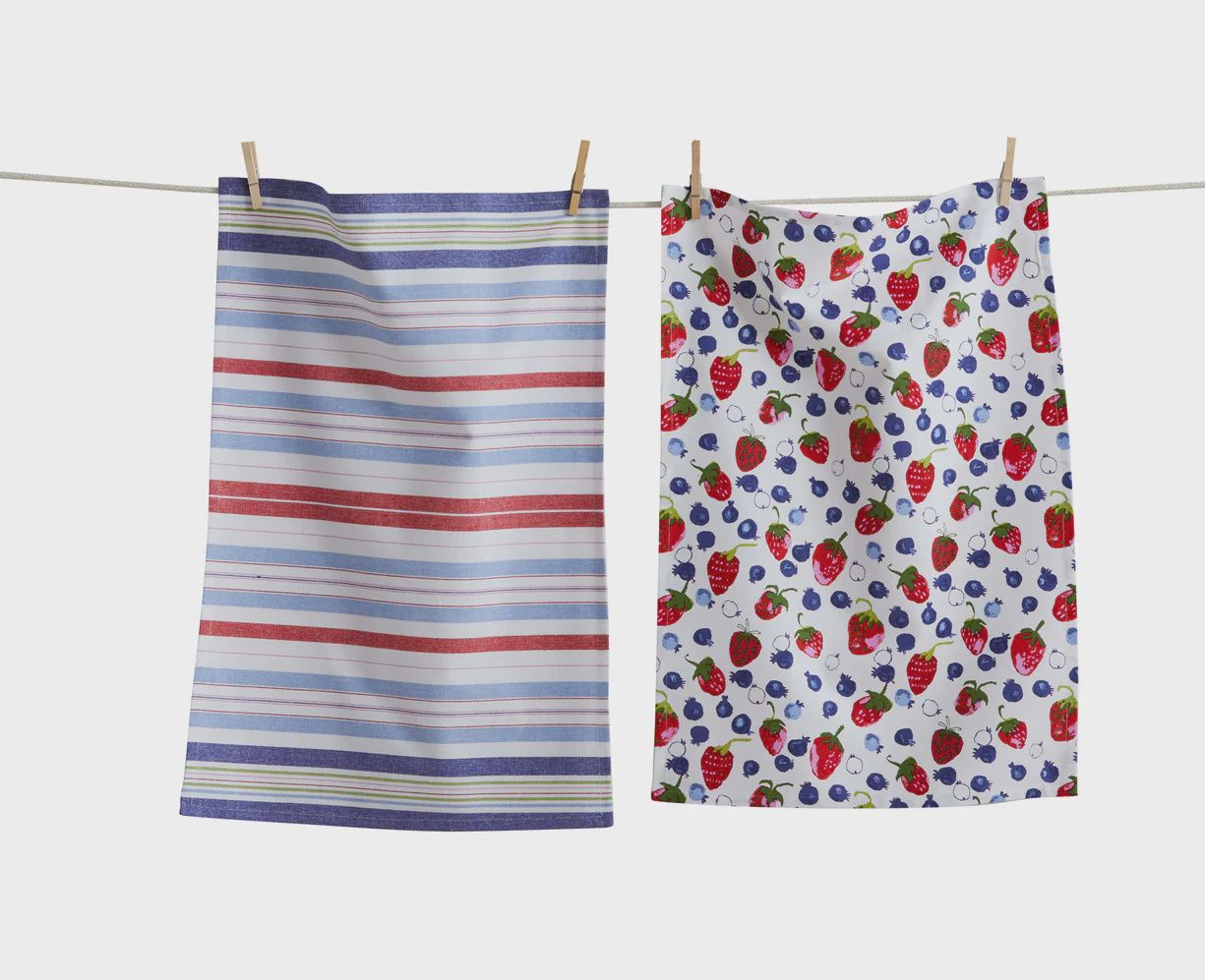 Tossed Berry Towel Set
