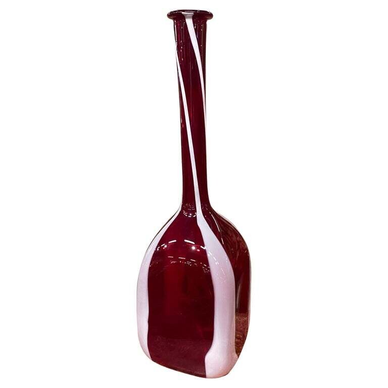 1980s Modernist Red and White Tall Murano Glass Vase by Carlo Moretti