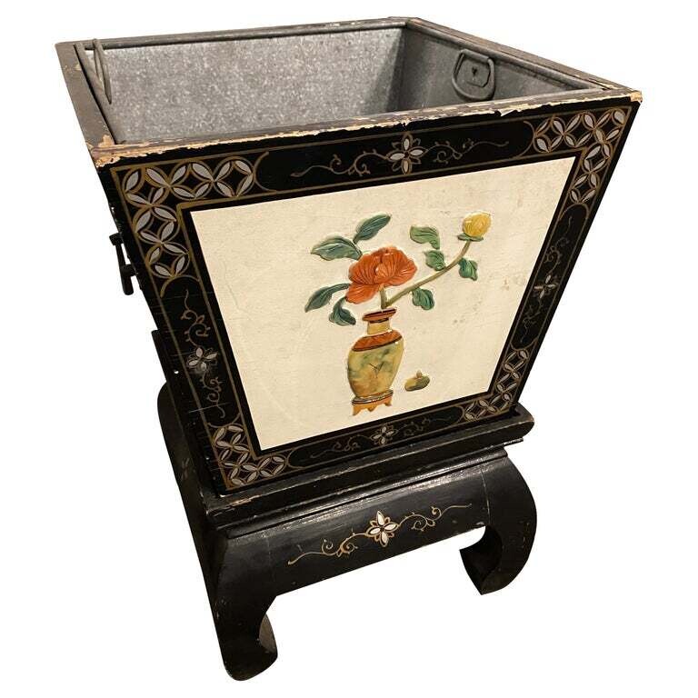 1930s Wood Chinese Cachepot