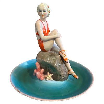1940s Art Deco Hand-Painted Ceramic Italian Woman at the Sea By Ronzan