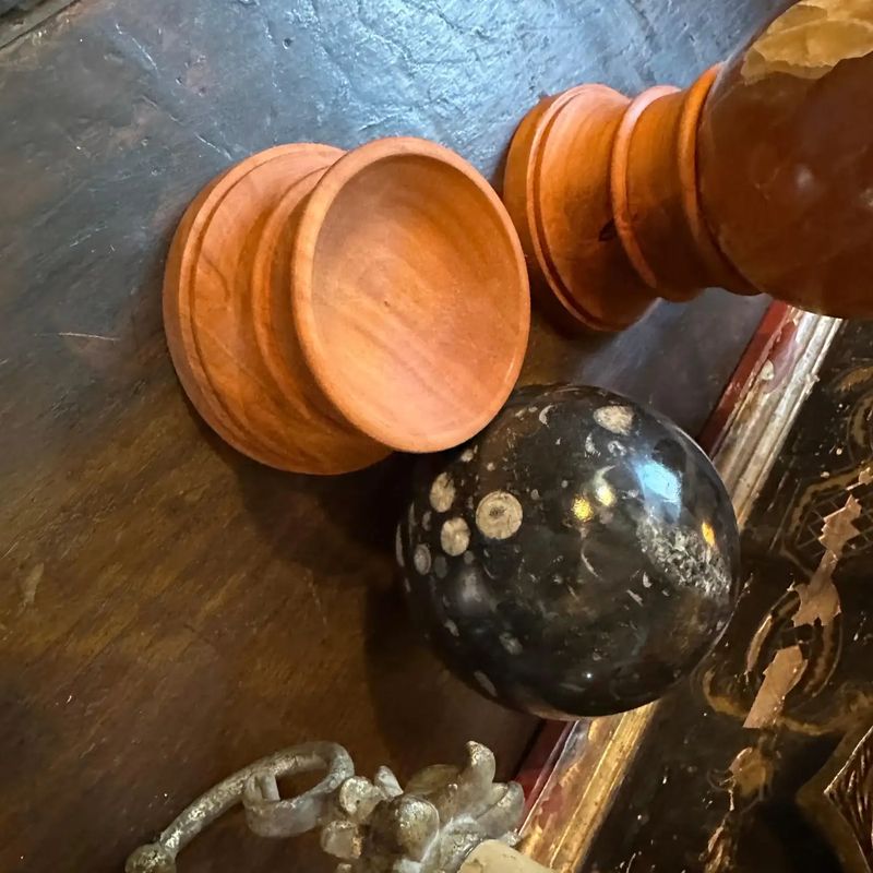 Set of two 1930s Art Deco Italian Marble Spheres on Cherry Wood Stand