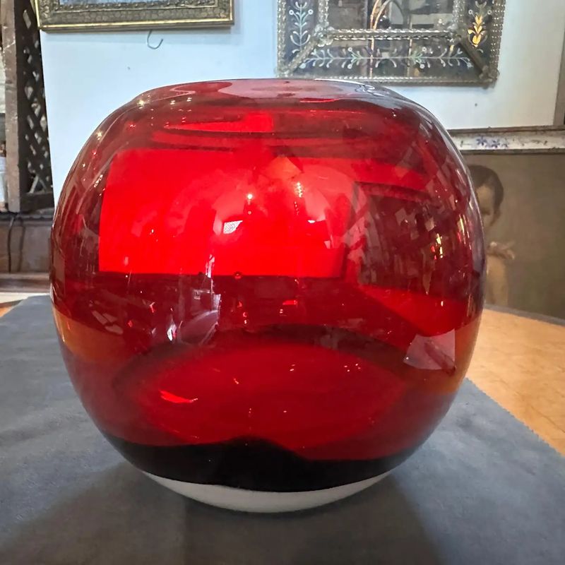 1990s Modern Carlo Moretti Style Red White and Black Murano Glass Spheric Vase