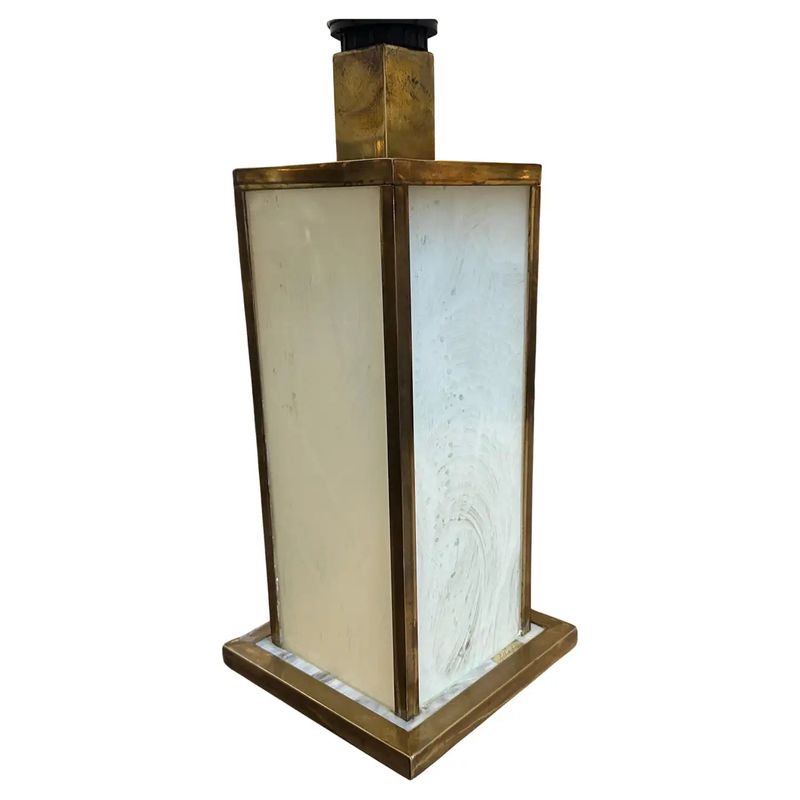 1970s Mid-Century Modern White Lucite and Brass Italian Table Lamp