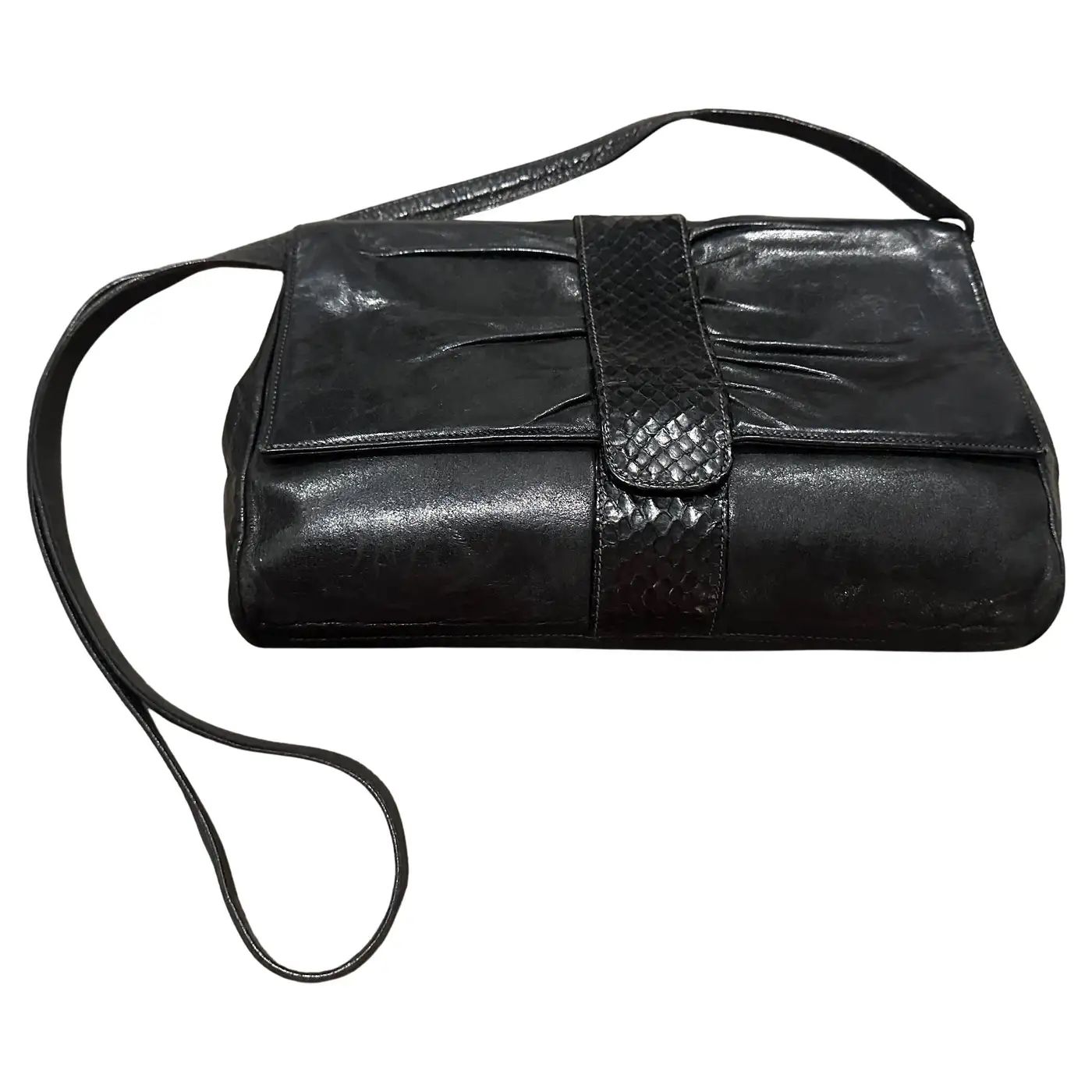 An Elegant 1960s Black Leather Shoulder Bag by Gucci An Elegant 1960s Black Leather Shoulder Bag by Gucci