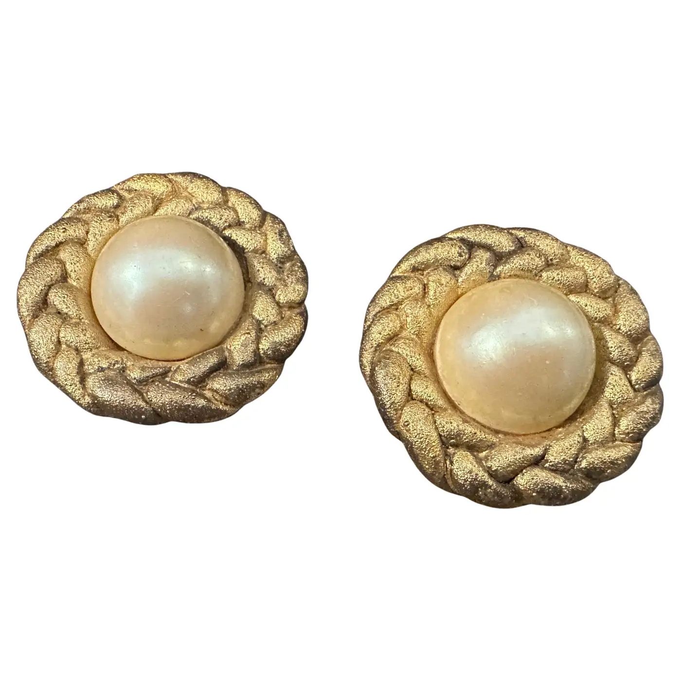 1970s Costume jewelry Gilded Metal and faux Pearls Italian Clip-On Earrings 1970s Costume jewelry Gilded Metal and faux Pearls Italian Clip-On Earrings