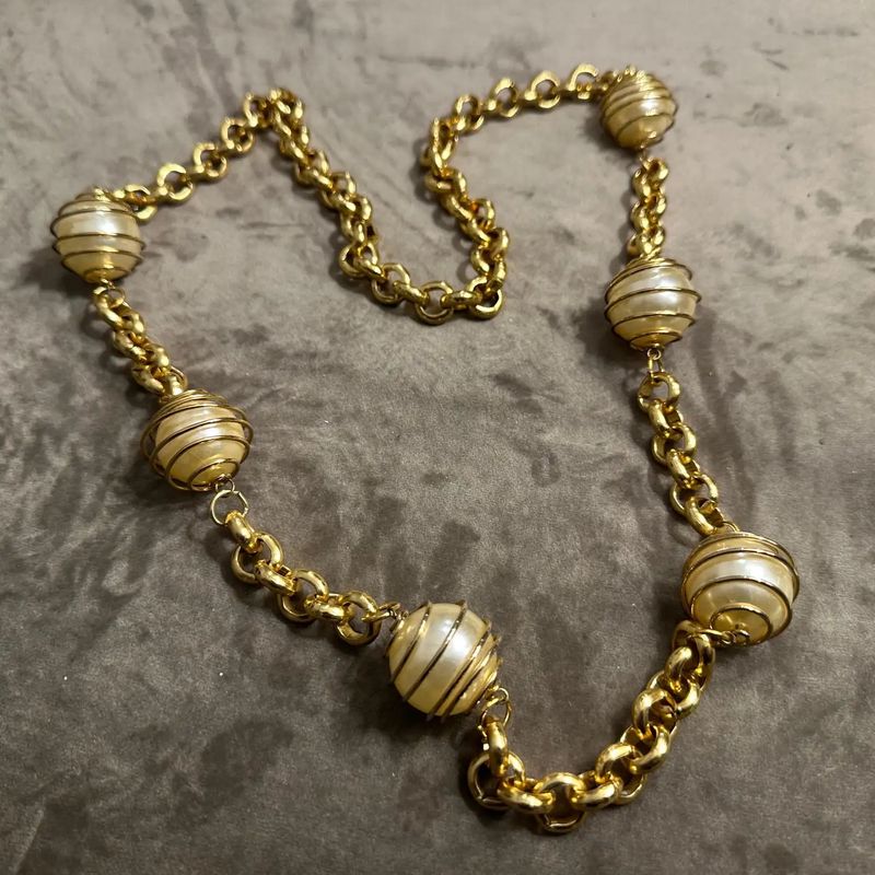 A 1970s High Quality Costume Jewelry Italian Vintage Chain