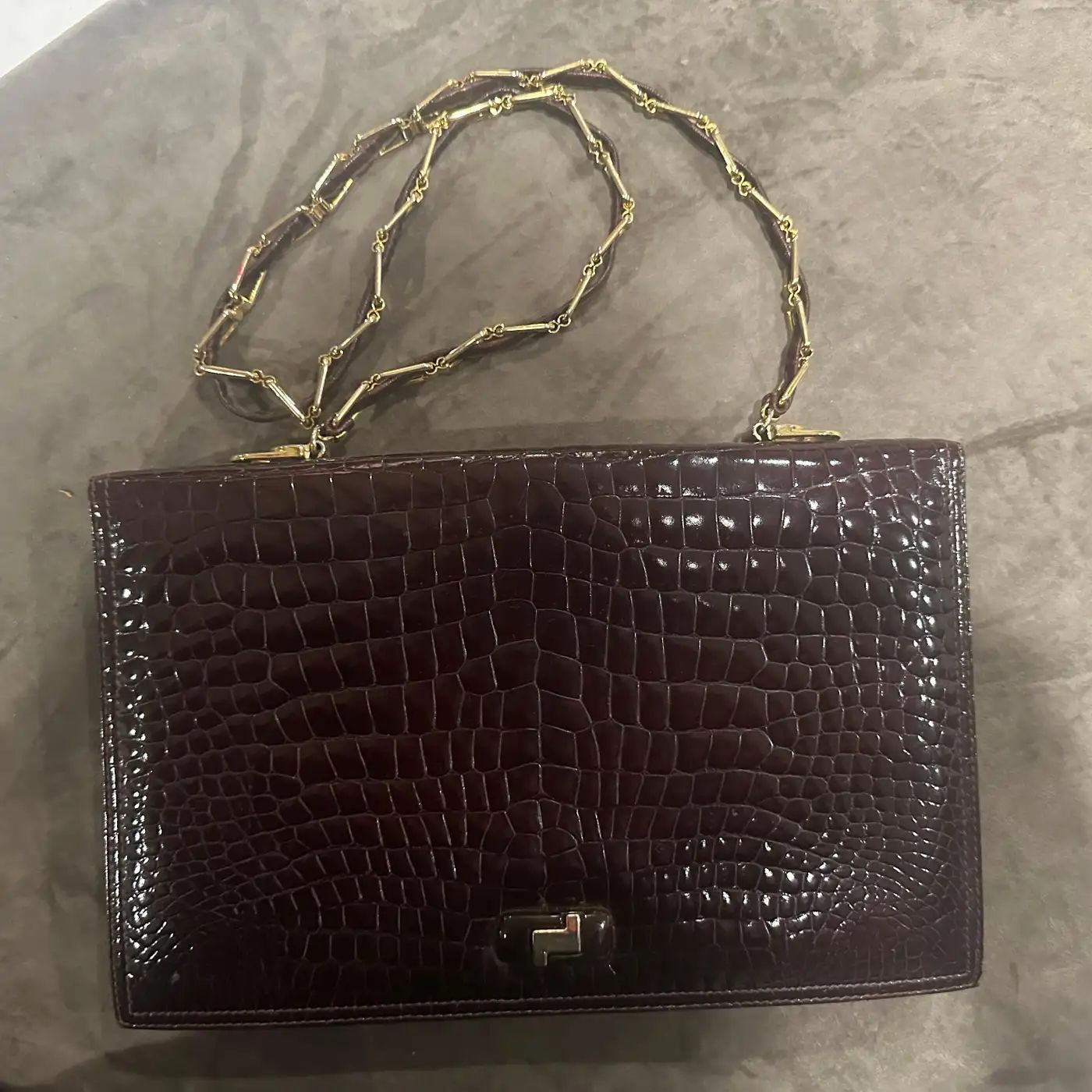 1970s Elegant Brown Leather Italian Shoulder Bag