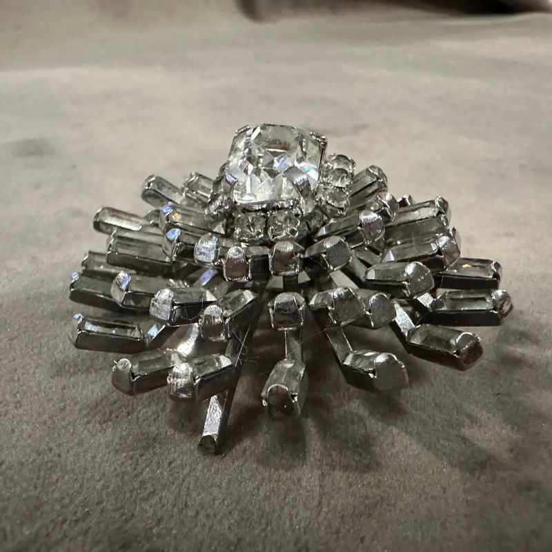 1940s Art Deco Rhinestones and Silvered Metal Italian Brooch
