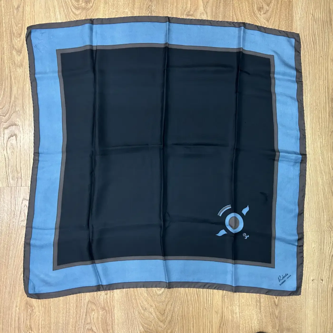 1980s Iconic Blue and Brown Silk Square Scarf by Roberta di Camerino 1980s Iconic Blue and Brown Silk Square Scarf by Roberta di Camerino