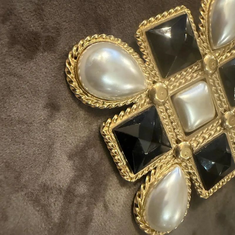 1990s High Quality Costume Jewelry Italian Big Brooch