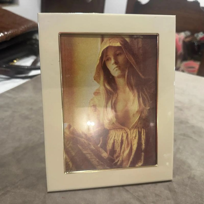 1970s Mid-Century Modern Brass and Cream Lacquered Metal Italian Picture Frame