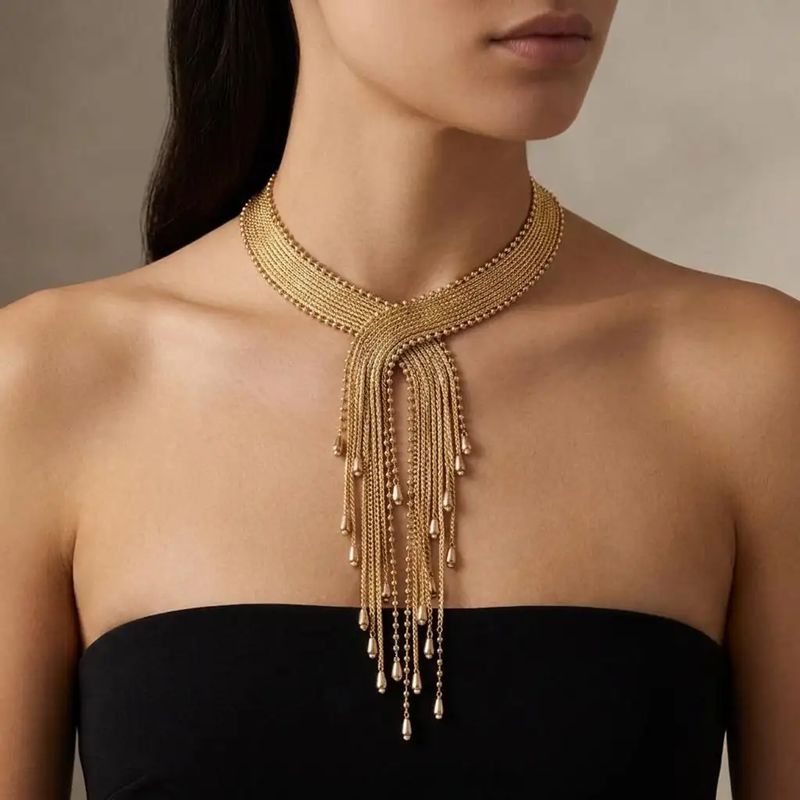 2000s Vintage Costume Jewelry Gilded Metal and Faux Pearls Necklace