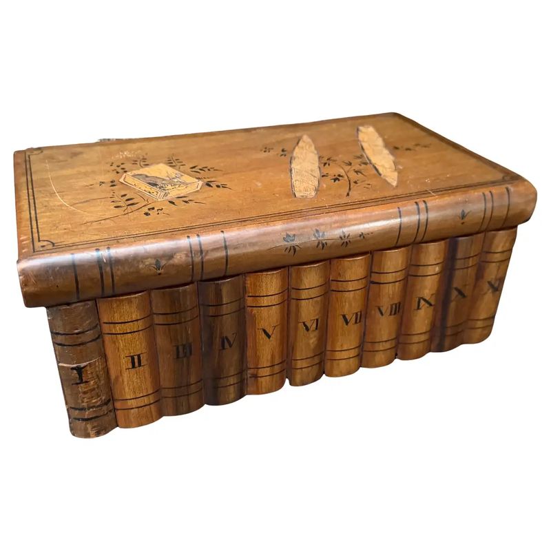1920s Art Deco Inlaid Fruit Wood Cigar Box form Sorrento Italy