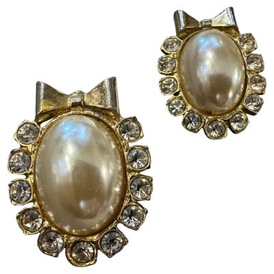 1980s Gilted Metal Rhinestones and faux Pearls Italian Ribbon Clip-on Earrings
