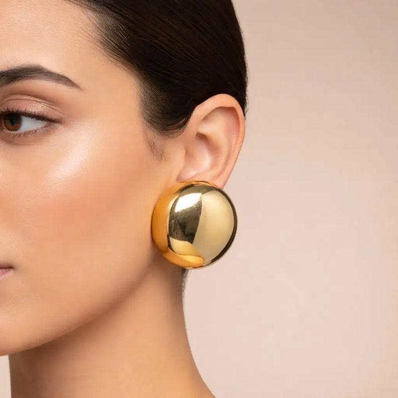 1970s High Quality Costume Jewelry Gilt Metal Stud Italian Clip On Earrings