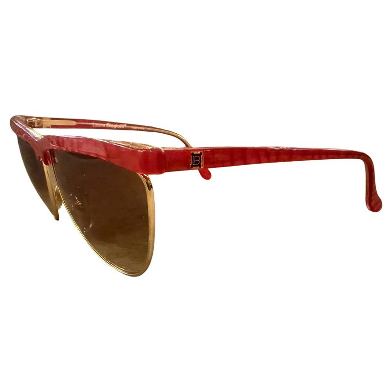 1980s Vintage Red Acetate Oversized Cat-Eyes Sunglasses By Laura Biagiotti