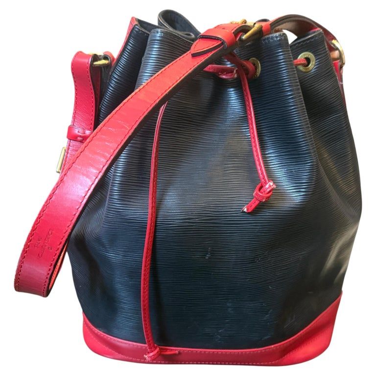 1994 Louis Vuitton Black and Red Epi Leather Shoulder Bag 1994 Louis Vuitton Black and Red Epi Leather Shoulder Bag