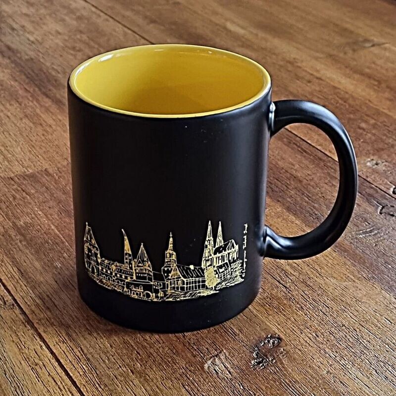 Keramik Tasse mit Soest Motiv verschiedene Farben Keramik Tasse mit Soest Motiv verschiedene Farben