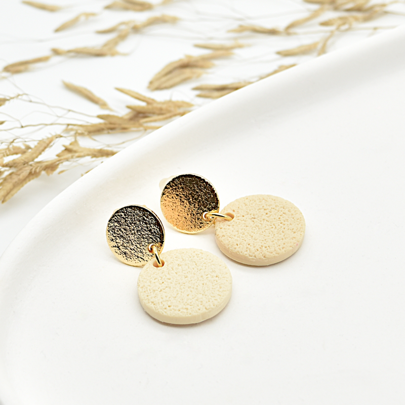 Ohrringe Ohrringe "Lilou" mit Dot-Anhänger, Sand, 18K vergoldet