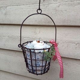 Futterkolben mit Korb