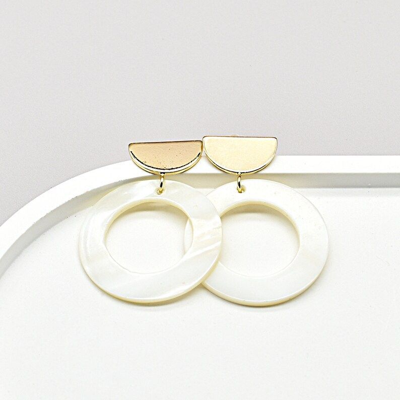 Ohrringe Ohrringe "Mare", mit Muschel-Loop, 18K vergoldet