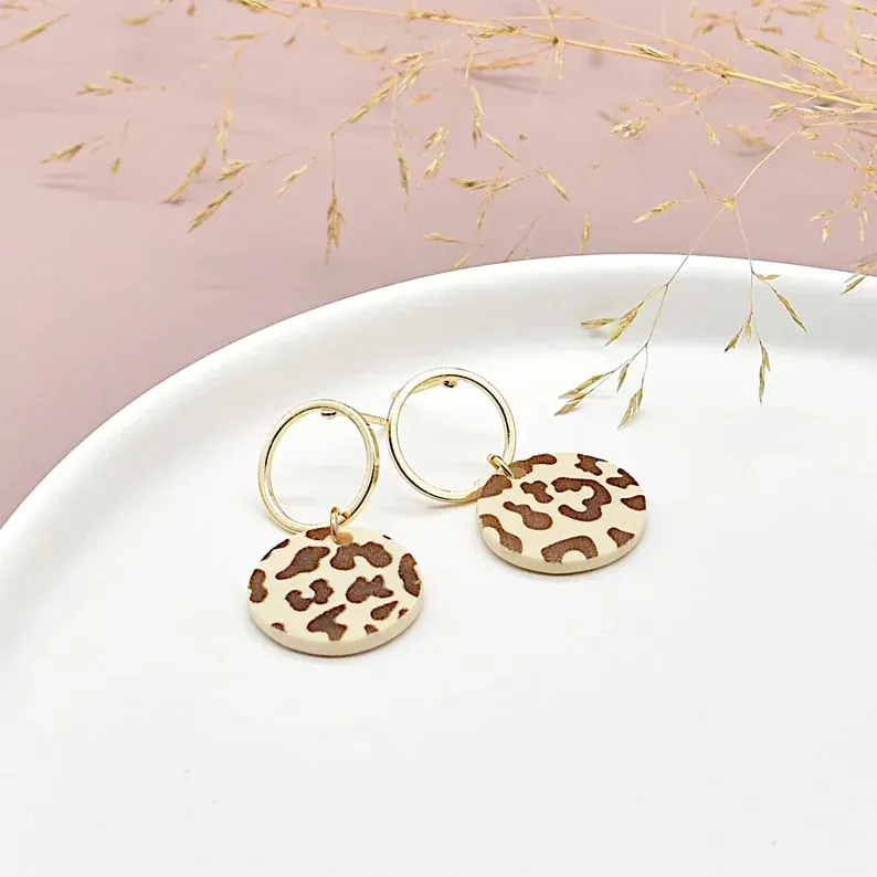 Ohrringe Ohrringe "Zuri", Leoparden-Muster, 18K vergoldet