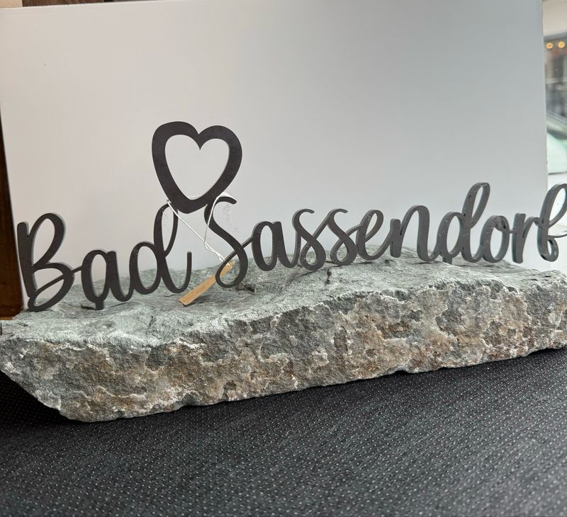 Grünsandstein mit Bad Sassendorf Schriftzug Grünsandstein mit Bad Sassendorf Schriftzug
