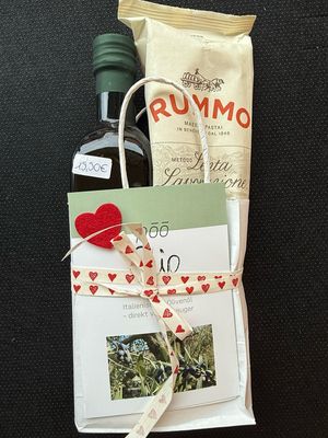 Präsentset Valentin Olivenöl Nöö Lugio500ml + Pasta Rummo Präsentset Valentin Olivenöl Nöö Lugio500ml + Pasta Rummo