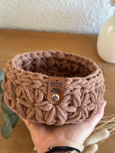 Kleines Körbchen Jasminmuster