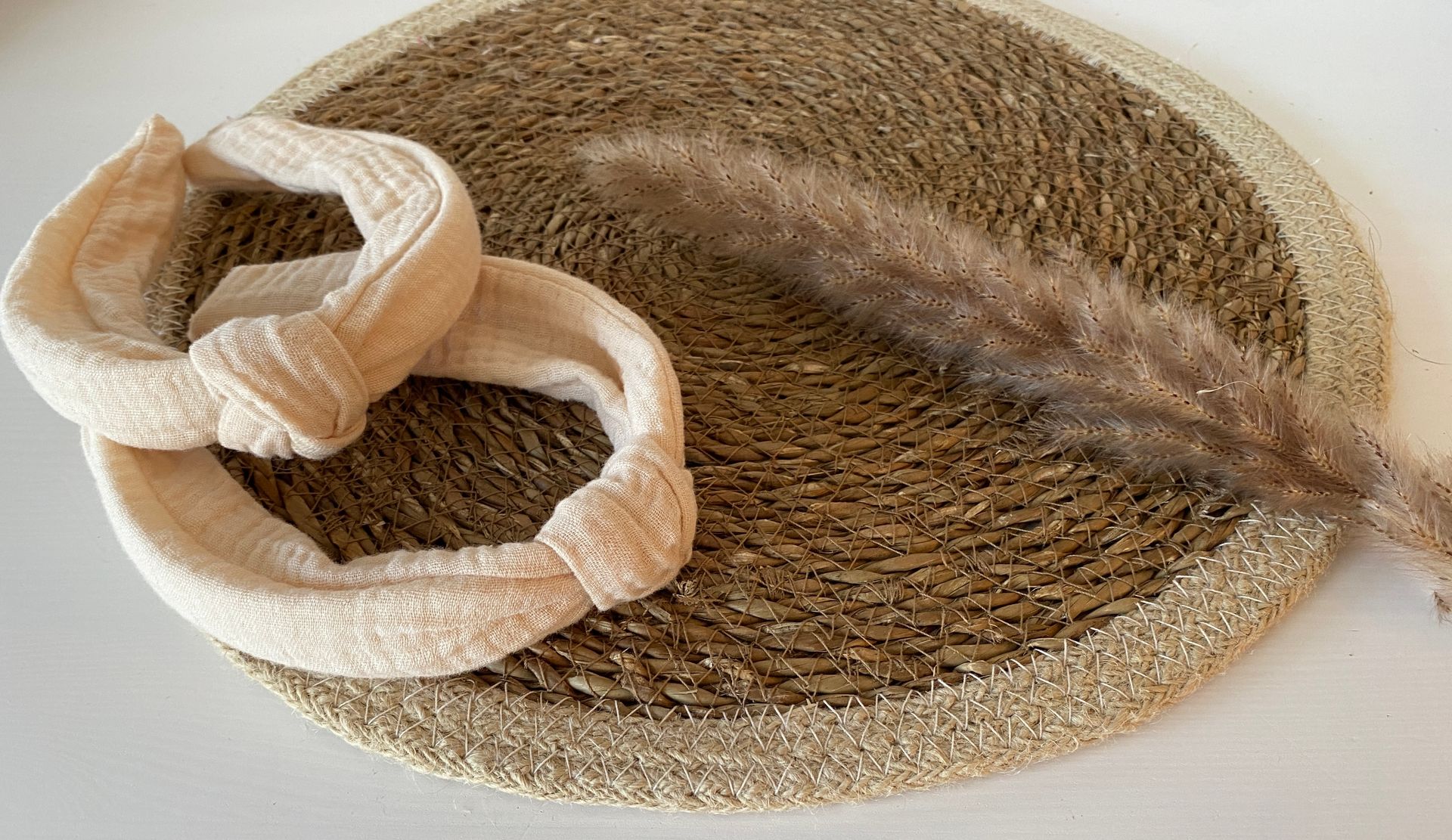 Musselin Handgenähter Knotenhaarreifen