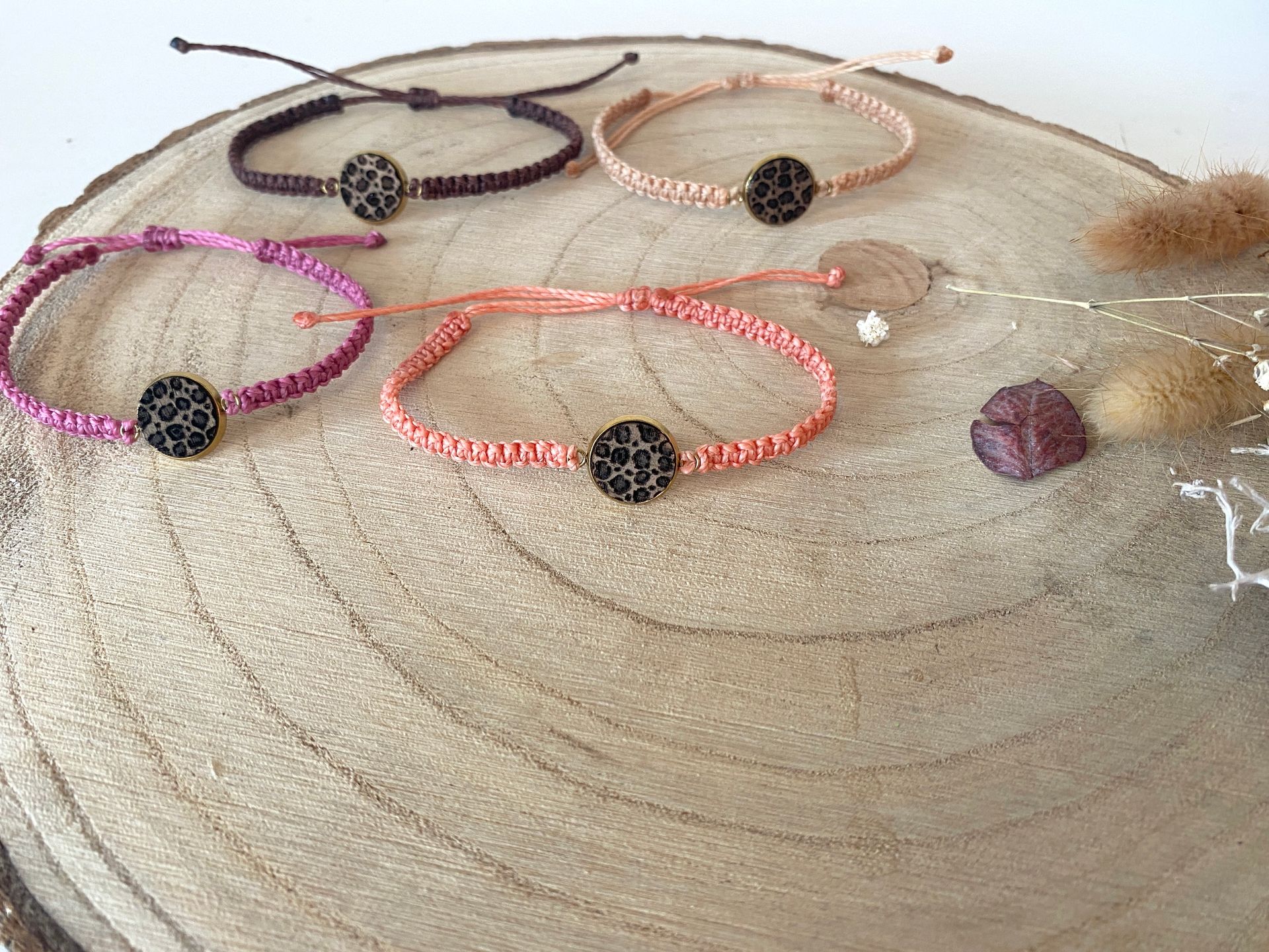 Leoprint Handgeknüpftes Makrameearmband