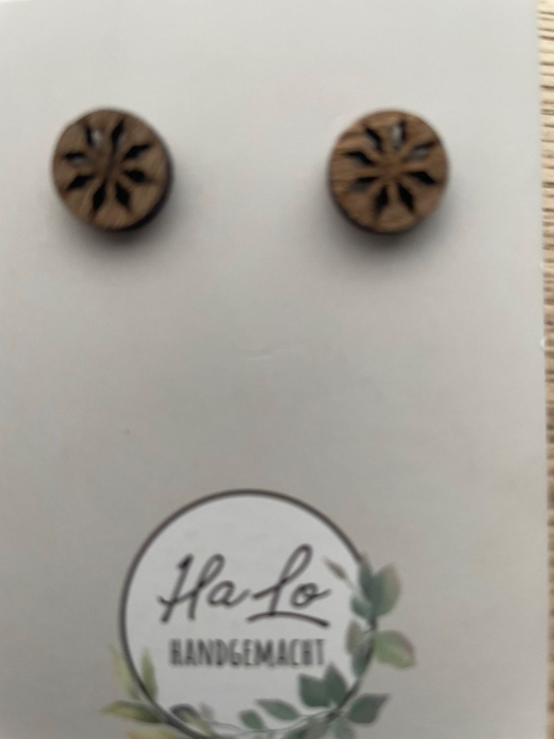 Holzohrstecker mit Mandala-Sternenmotiv