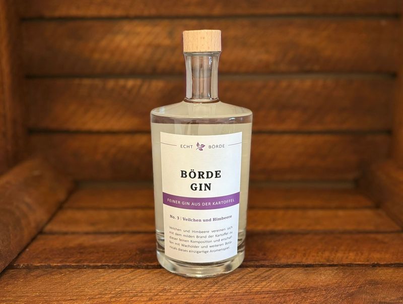 Börde-Gin - No. 3 | Veilchen und Himbeere Börde-Gin - No. 3 | Veilchen und Himbeere