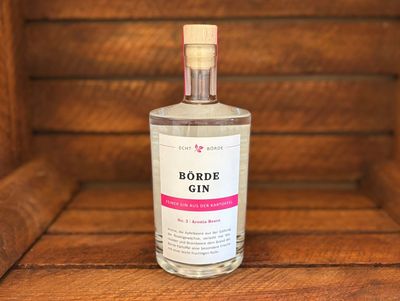 Börde-Gin - No. 2 | Aronia-Beere Börde-Gin - No. 2 | Aronia-Beere